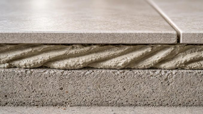 découvrez l'importance de l'épaisseur de la colle pour carrelage et comment une mauvaise mesure peut entraîner des erreurs de pose. conseils et astuces pour une installation parfaite.